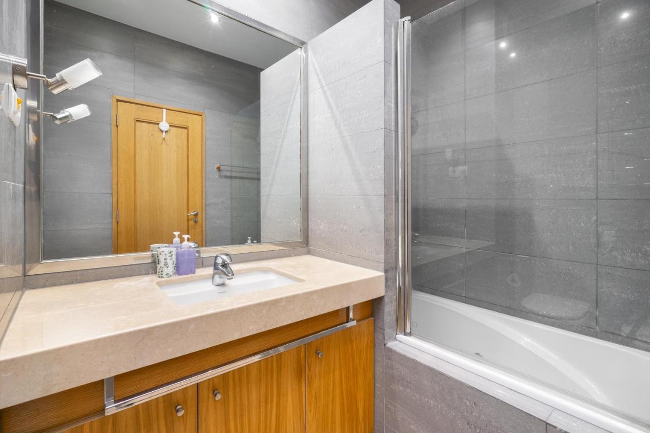 Whome Ajuda 31 Premium W/ Elevator & Parking 리스본 외부 사진